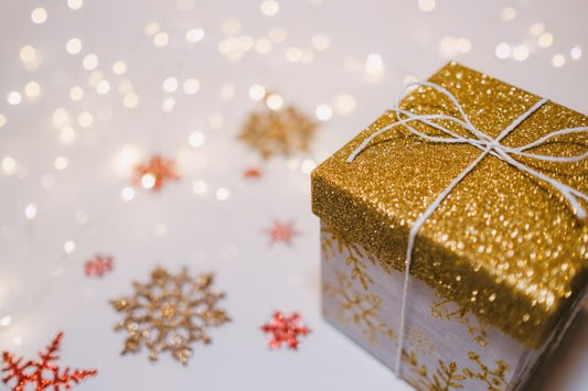 Holiday gift box - Blog post banner